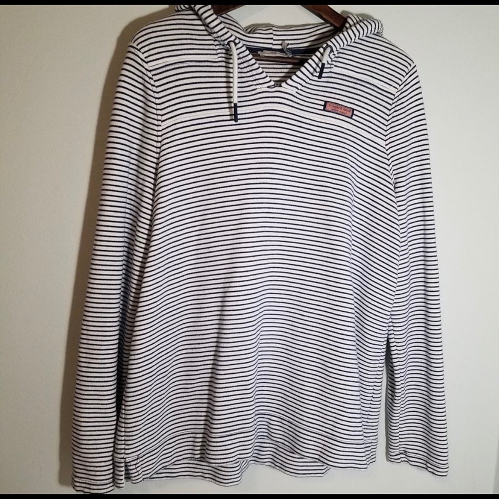 Vineyard Vines pullover hoodie